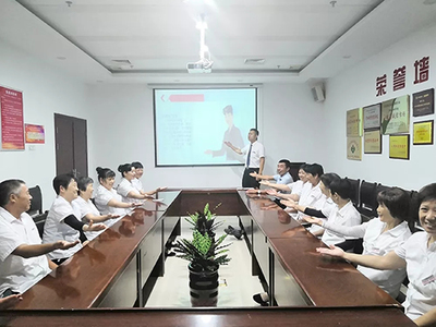 提升規(guī)范操作，增強服務理念——安徽分公司六安店開展保潔服務與技術培訓